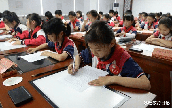 作文|小学生写作文时钢笔漏水，希望老师不要扣分，老师看后却很为难