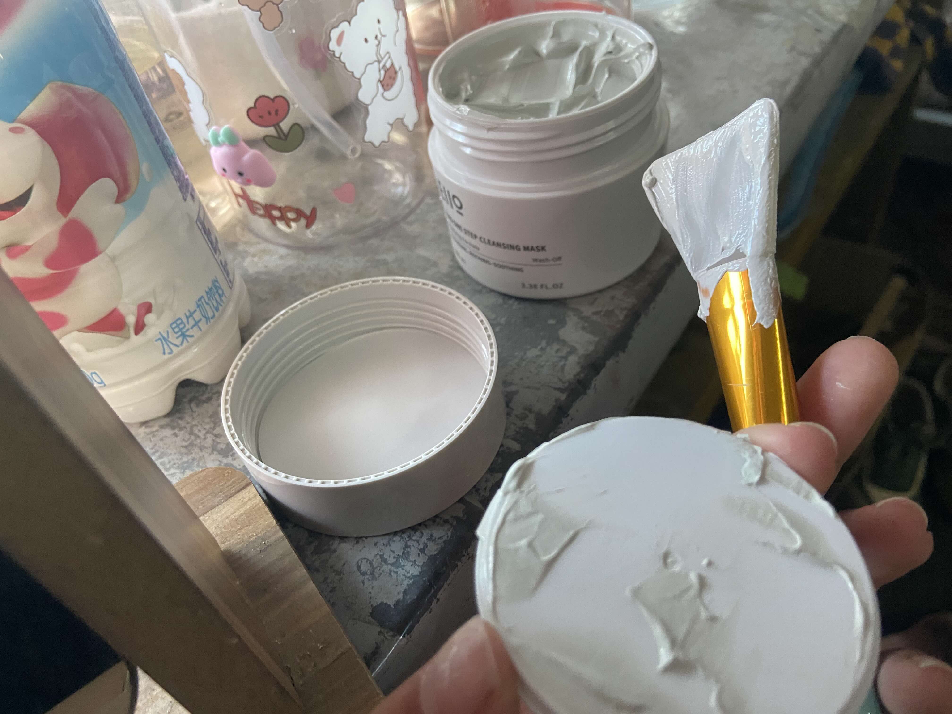 面膜 洁肤只用洗面奶是不够的，要加上清洁面膜，才会让你的脸又白又滑