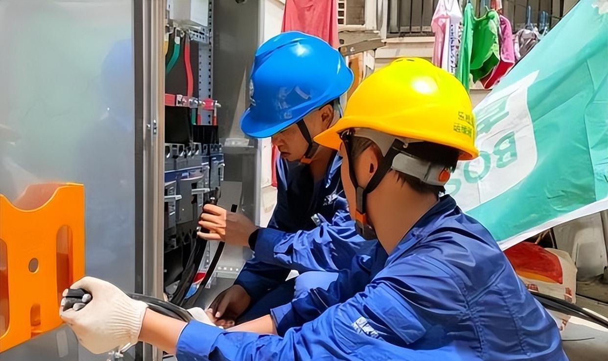 大学生|国家电网出现“离职潮”,好不容易端起的铁饭碗,为何选择放弃?