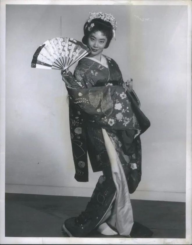 卢燕|捧红巩俐、章子怡,95岁近照惊艳全网:她就是传奇