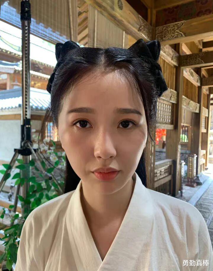 相机|虞书欣的原相机生图好真实，网友直呼：我的容貌焦虑被治好了！