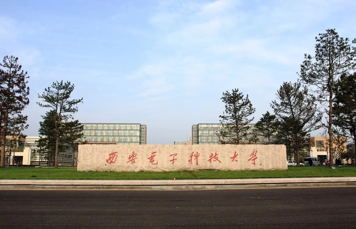 两名女大学生找人代做毕业设计,事后找枪手要钱遭举报,校方发声