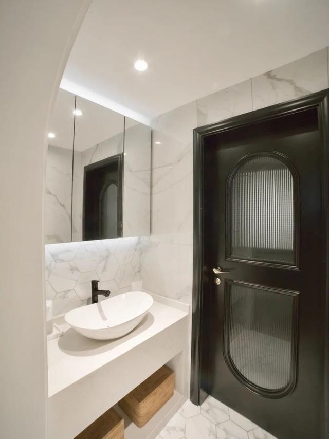 90三居室,步入式衣帽间、大浴缸、中岛台……复古又精致!