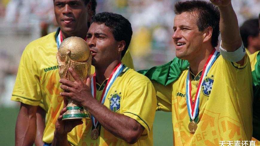 巴西队|近几十年，巴西国家队的锋线，由盛转衰的标志性人物是谁？