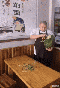 芹菜 “理发师给我吹完发型的我,和自己吹头发的我,我人傻了好吗”上当了