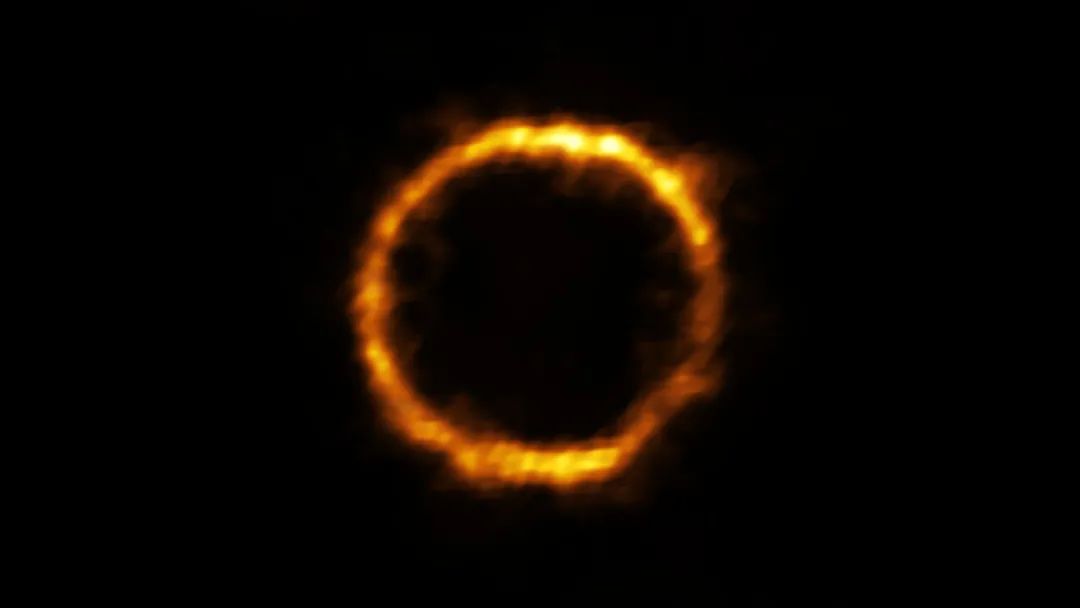 穿越时空的光环:天文学家在远古宇宙中发现一个奇特的类现代星系
