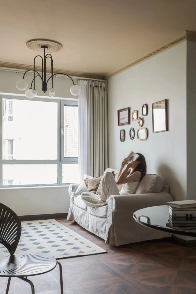 57㎡复古法式风,玄关柜设计,改变入户正对卫生间,干区直接放外面