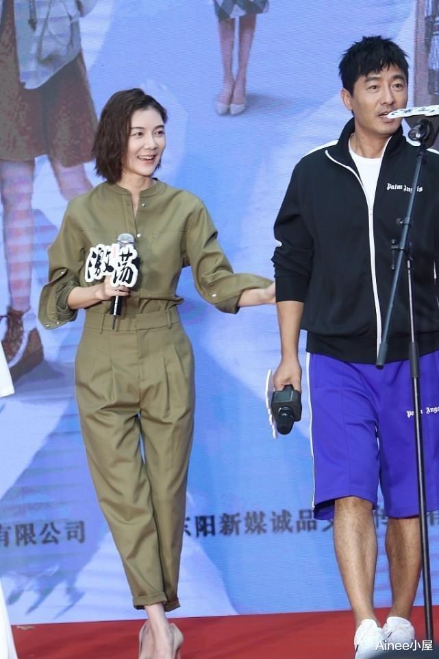 服饰|车晓和李念同框看出气质差别，穿连体裤潇洒利落，显出女强人魅力