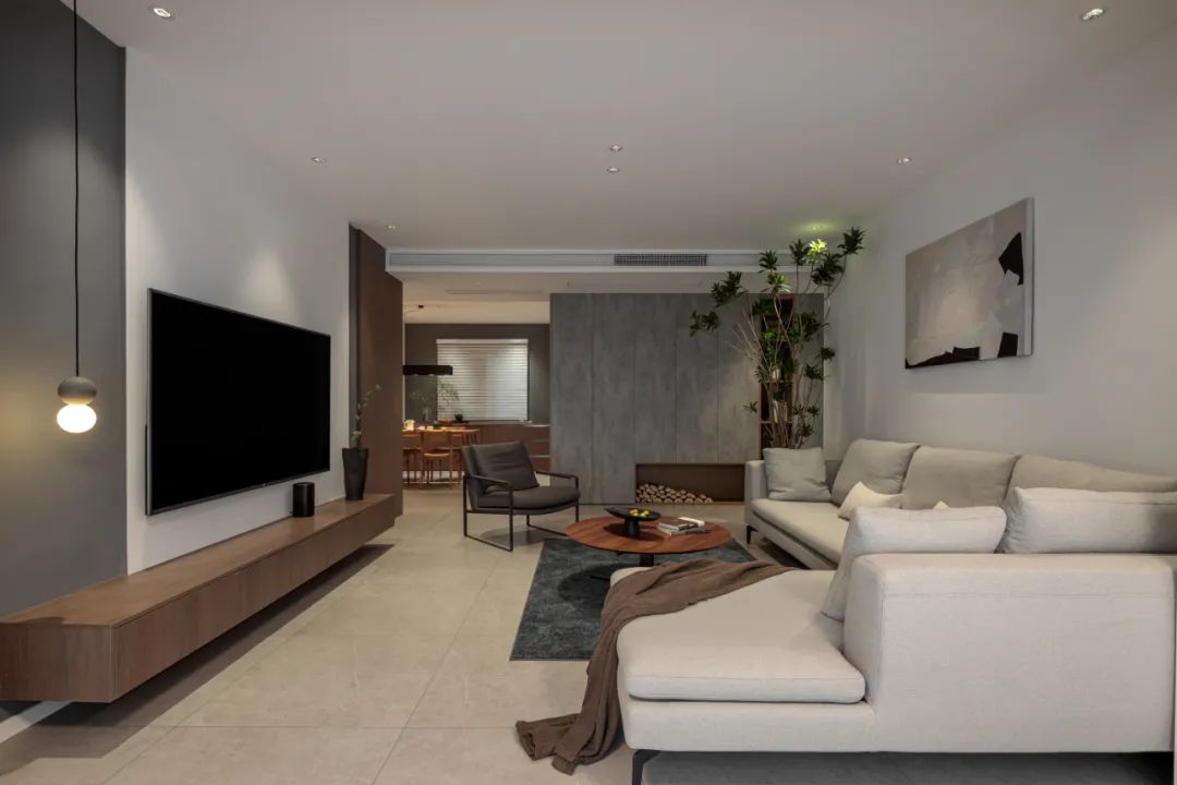 172㎡中禅意气韵,胡桃木的厚重感与纹理感,让生活回归居所!