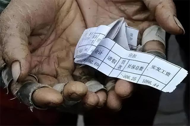 以案普法：员工超时加班猝死，用人单位应承担什么责任？