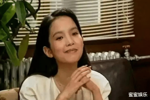 董洁|5个后悔离婚的女艺人，美貌不再，她全职10年没收入只能租房带娃