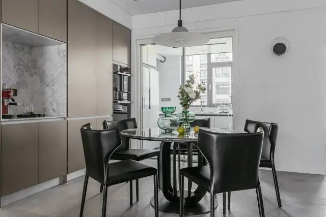 菡萏怡景装饰 | 喜欢黑白灰设计的注意啦!这个家的设计会成为你的“新欢”!