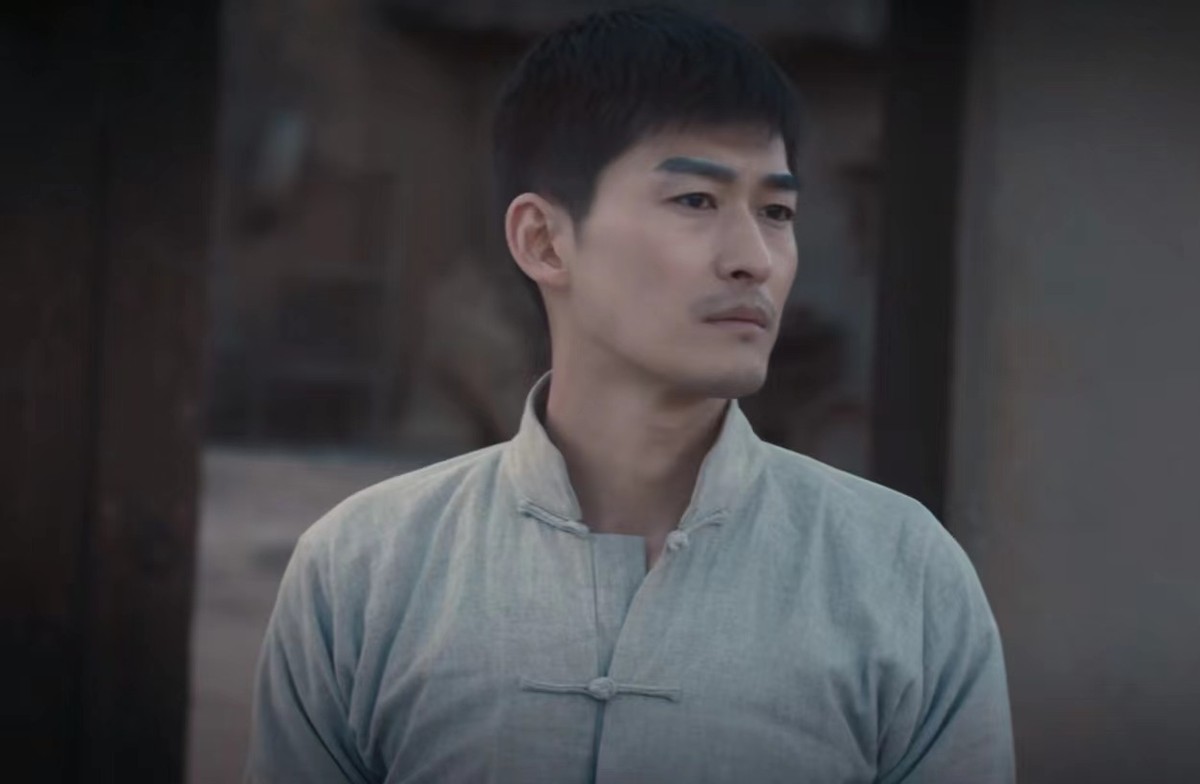 张翰|染发、韩式发型，张翰《烽烟尽处》开播，画面看得我差点灵魂出窍