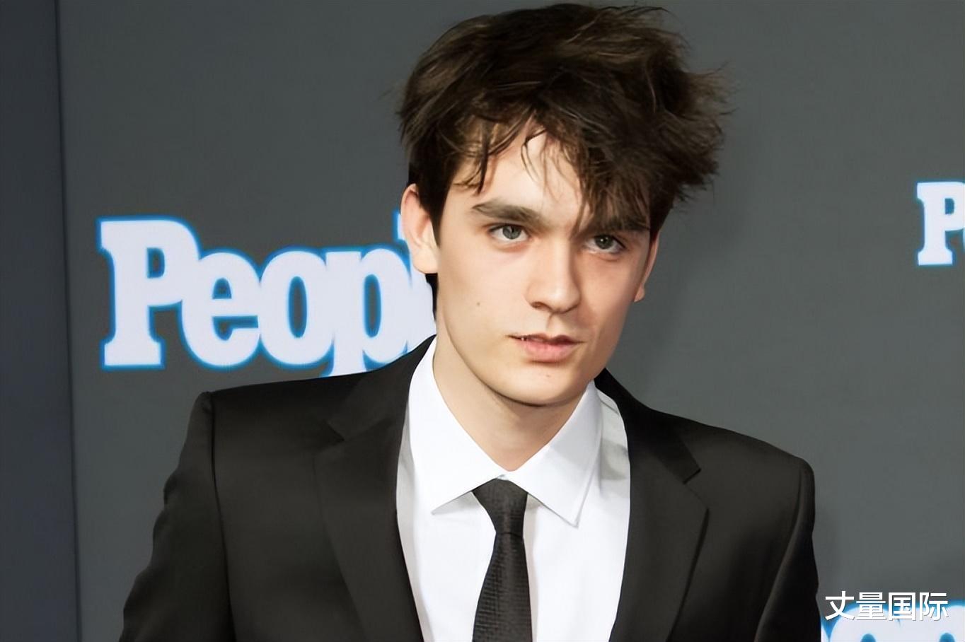 刘晓庆|阿兰德龙当年被封为法国第一美男,28岁儿子神传承帅基因不输老爸