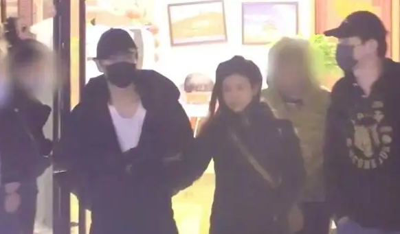 欧阳娜娜|不过亲了个嘴，就得离婚了？