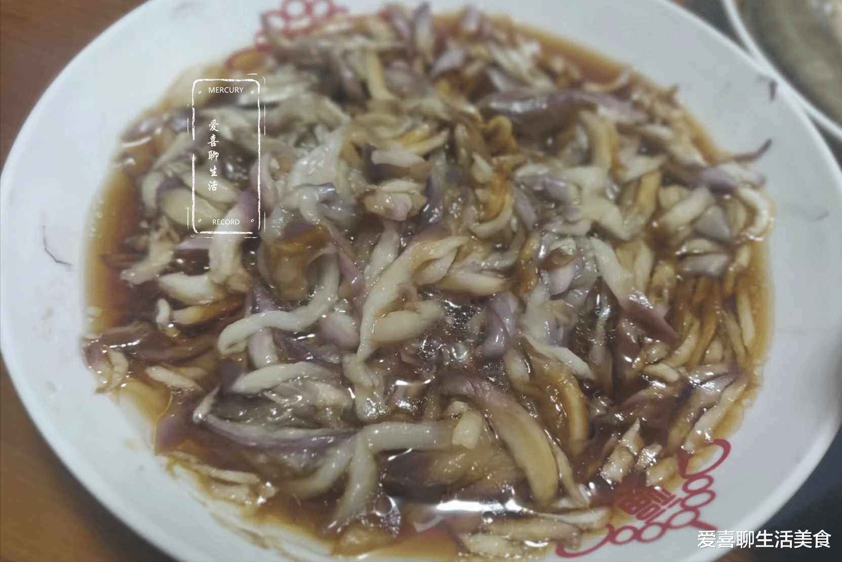 江苏女孩晒爸爸做饭与妈妈做饭对比走红,网友:同款父母,太真实!