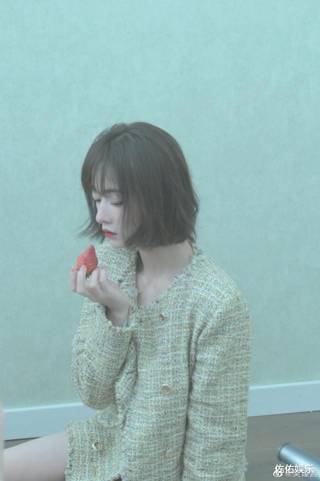 吴谨言 吴谨言短发造型又美又飒，沐浴在阳光下超温柔，俏皮可爱似学生妹