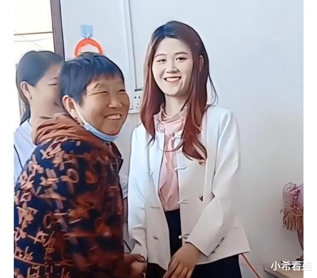 朱之文|大衣哥新儿媳扬言不会直播,订婚5天就注册某平台,网友:呵呵