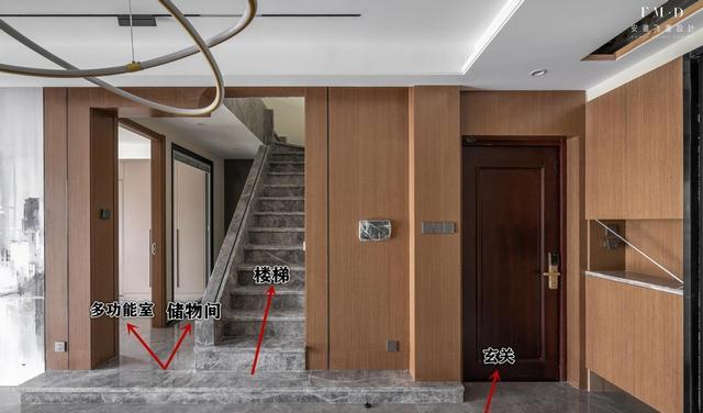 唐宁府两家楼梯设计,一个做储物间,一个打通包进卧室,不分胜负