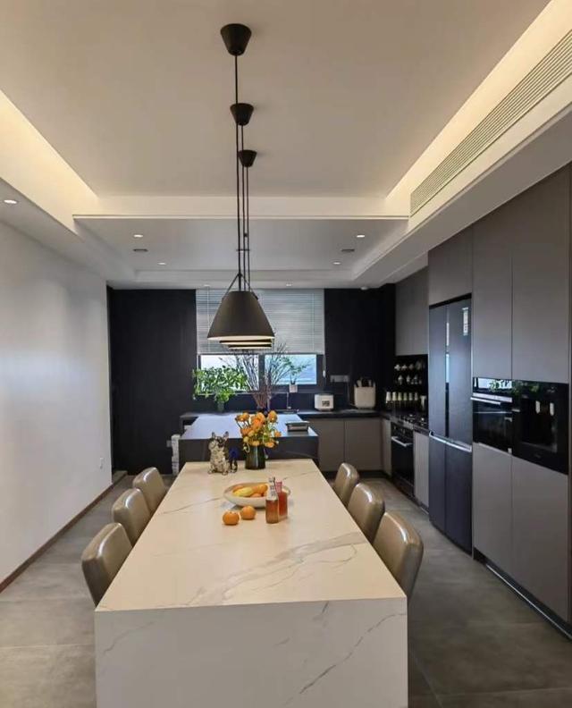 发现五口之家的装修,那叫一个高级,拍照给大家伙瞅瞅,超羡慕