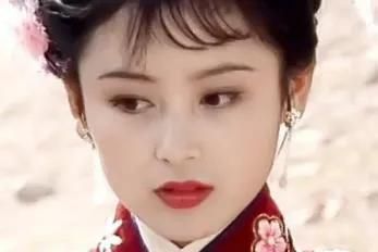 |和陈飞一起吃饭的女生是陈红，追忆一代人的女神