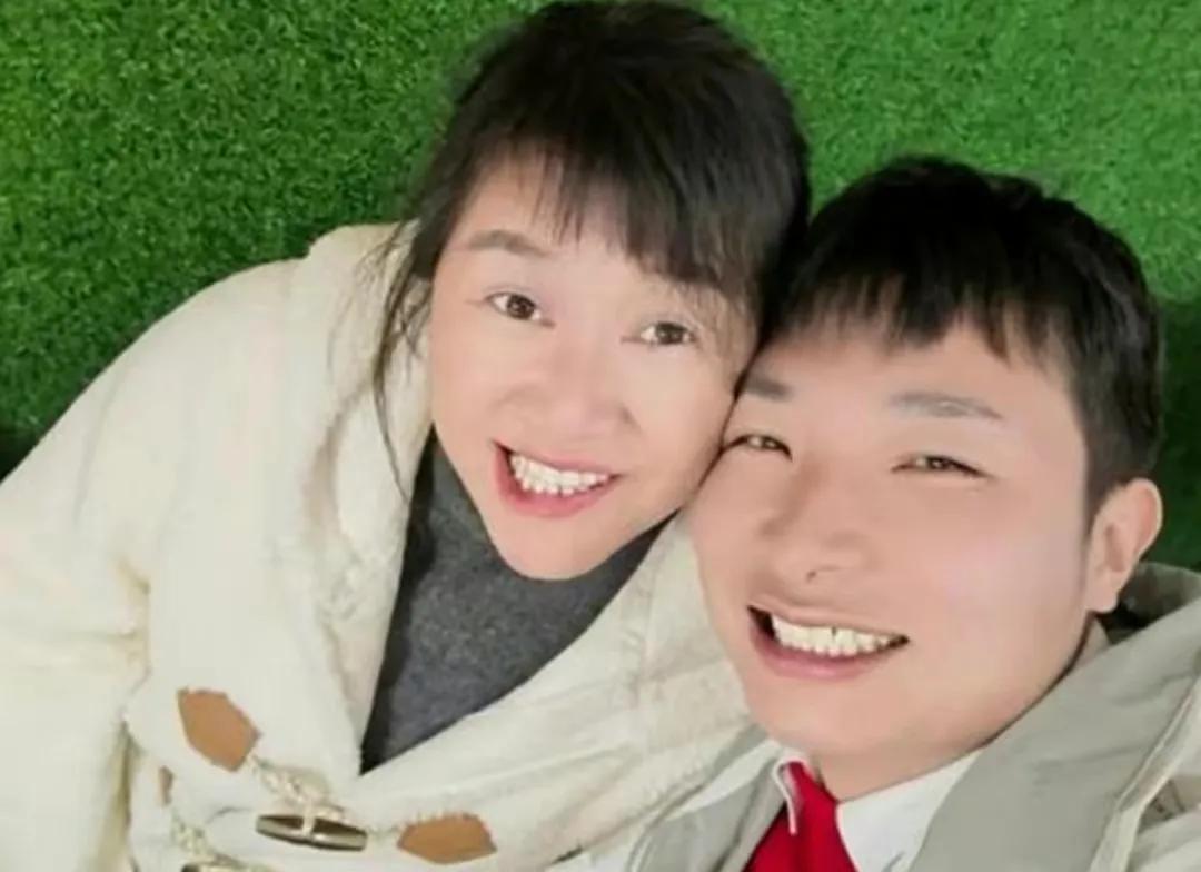被90后男友家暴,46岁残疾诗人余秀华:我这一生走得实在辛苦