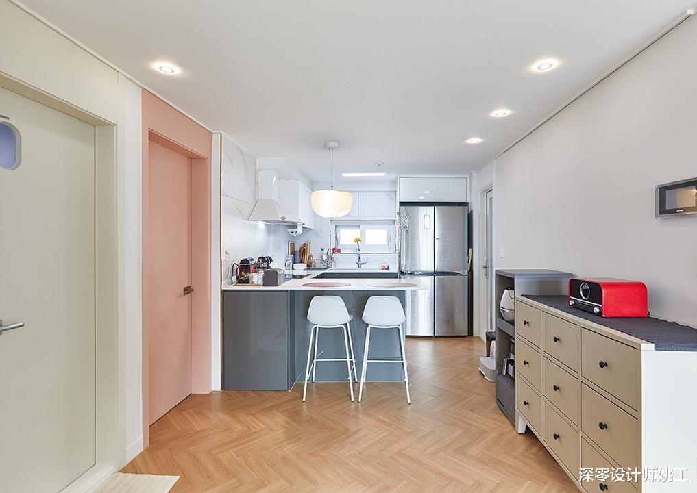 韩国140㎡两居室,客厅墙面不做装饰,我终于明白什么叫越简约越高级