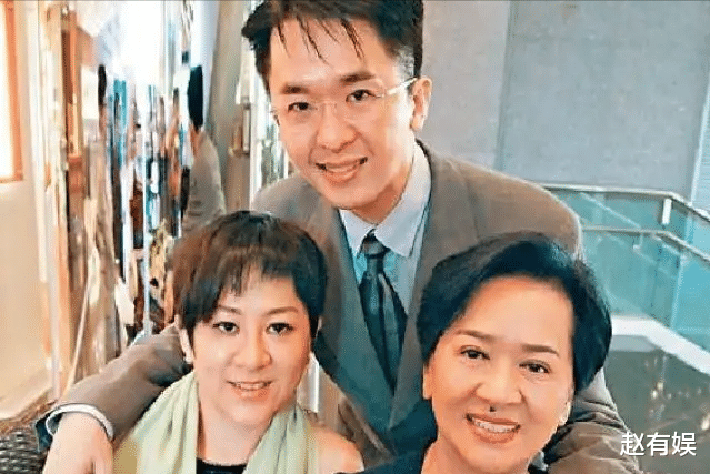 邓兆尊|“现代版韦小宝”邓兆尊：继承母亲上亿财产，养3位女友不婚不育