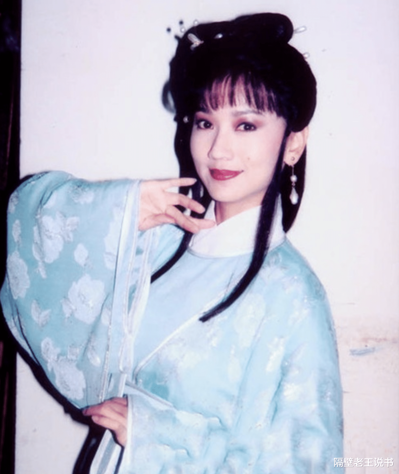 何炅|为了“钱”晚节不保的8位中老年明星！