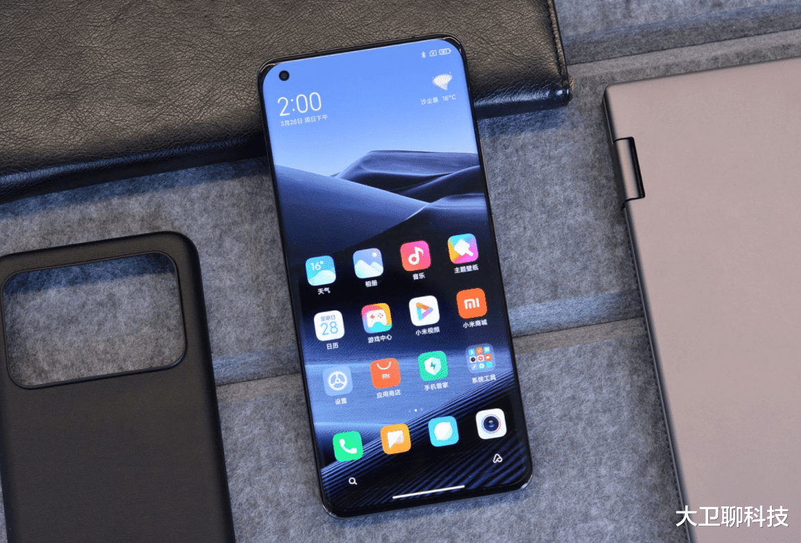 iPhone|年轻人不愿意换手机了？穷只是一个小原因，这3点才是关键