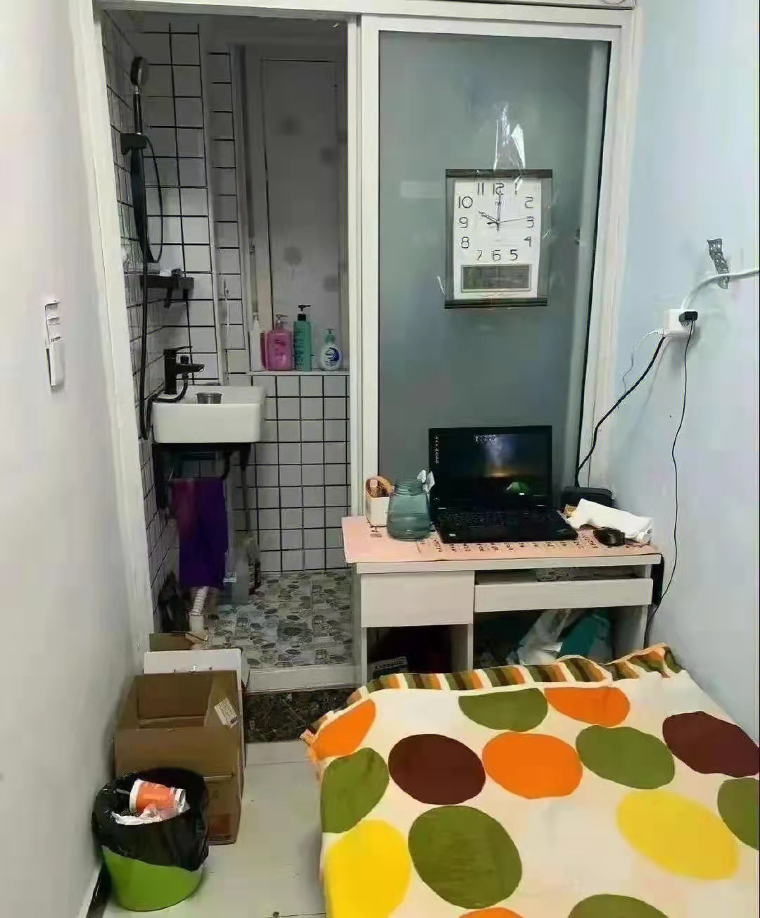 上海5平米蜗居,有人住厕所改造房,有人用心打造温馨小空间