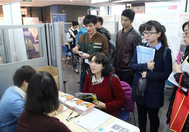 教师|幸福感最强的5大职业，教师职业都没上榜，榜首让所有人值得信赖