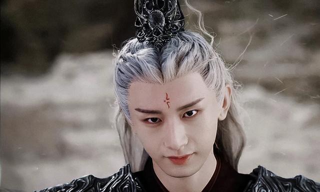 成毅|《沉香如屑》导演多欣赏成毅？二搭合作《莲花楼》，主动宣传新剧