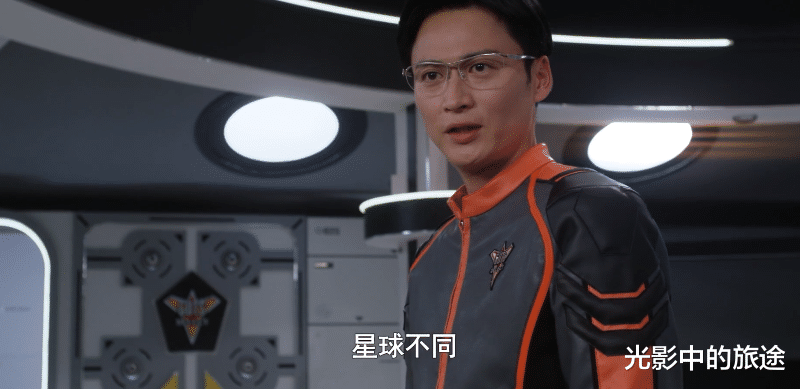 奥特曼|德凯奥特曼：导演在致敬蓝胖子还是夹杂私货？又嗅到了万代的阴谋