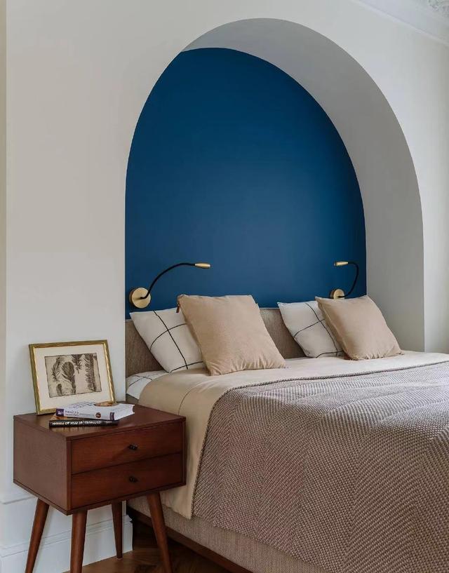 分享一对莫斯科夫妇的家,雕花、拱形、黄铜,复古又时髦,治愈