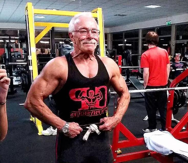 脑供血不足|老年人,要想活得年轻健康幸福快乐:请您打开理想信念的总开关