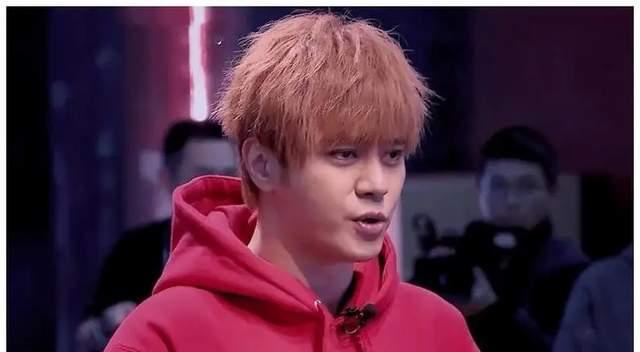 成龙|没想到2022年一开始，成龙和黄渤，就给许多大明星，敲响了警钟