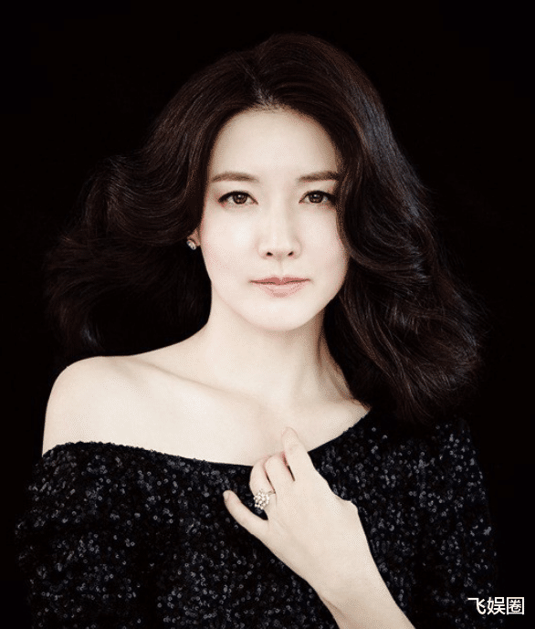 小丑2|大20岁老少配！李英爱夫妇难得一见同框，71岁富豪丈夫曝出