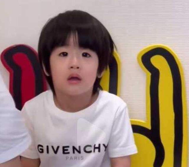 杨洋|姜潮情人节更新动态,晒与儿子对话,和妻子约会被儿子拒绝