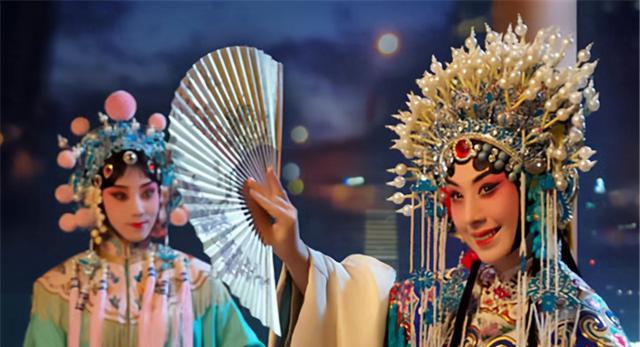 李成儒|戏曲名家史依弘：嫁给大18岁的李诚儒，离婚后仍然是好朋友