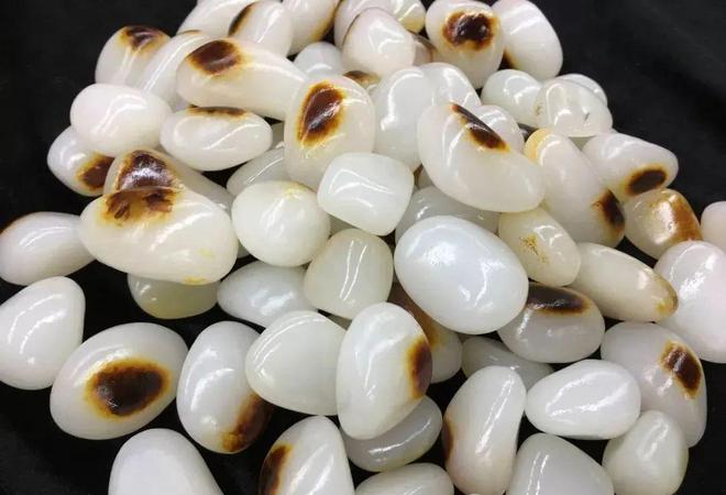 |还是不玩和田玉了,一个白度都这么麻烦