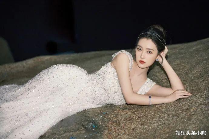 毛晓彤|她又成新的大众嫂子了?!