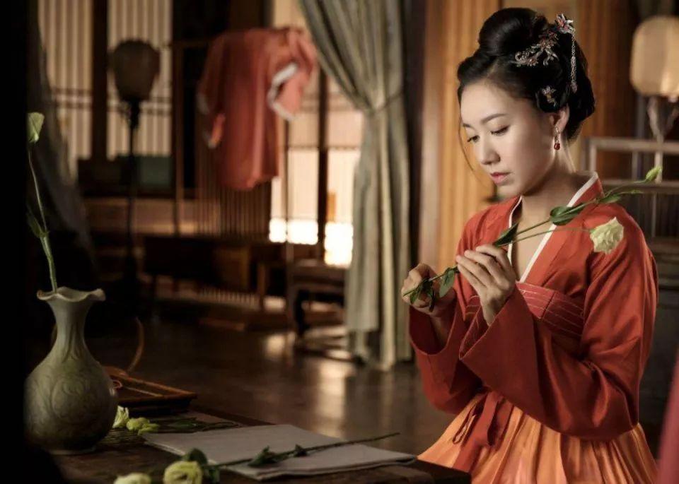 顾廷烨|《知否》：男人在朝堂上工于心计，为何在内宅却极易被宠妾摆布？
