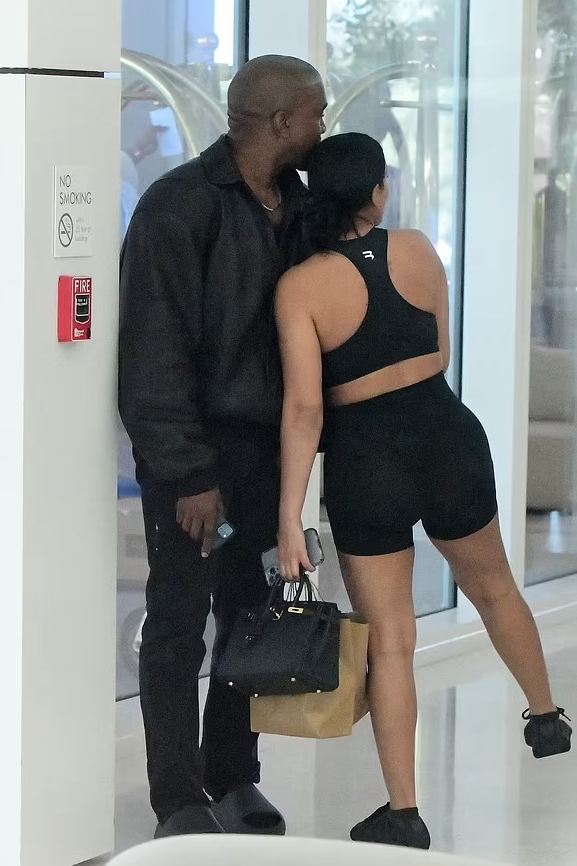 金·卡戴珊|金卡戴珊前夫恐怖升级?死亡威胁活埋情敌,金:放过我俩吧