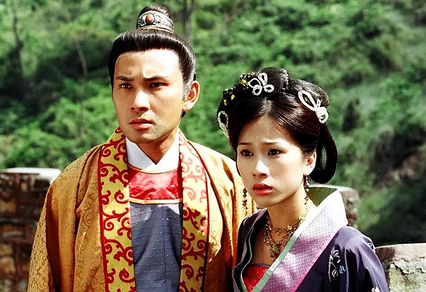 文颂娴|文颂娴带9岁女儿现身水上乐园,穿泳衣大秀身材,皮肤白皙似少女