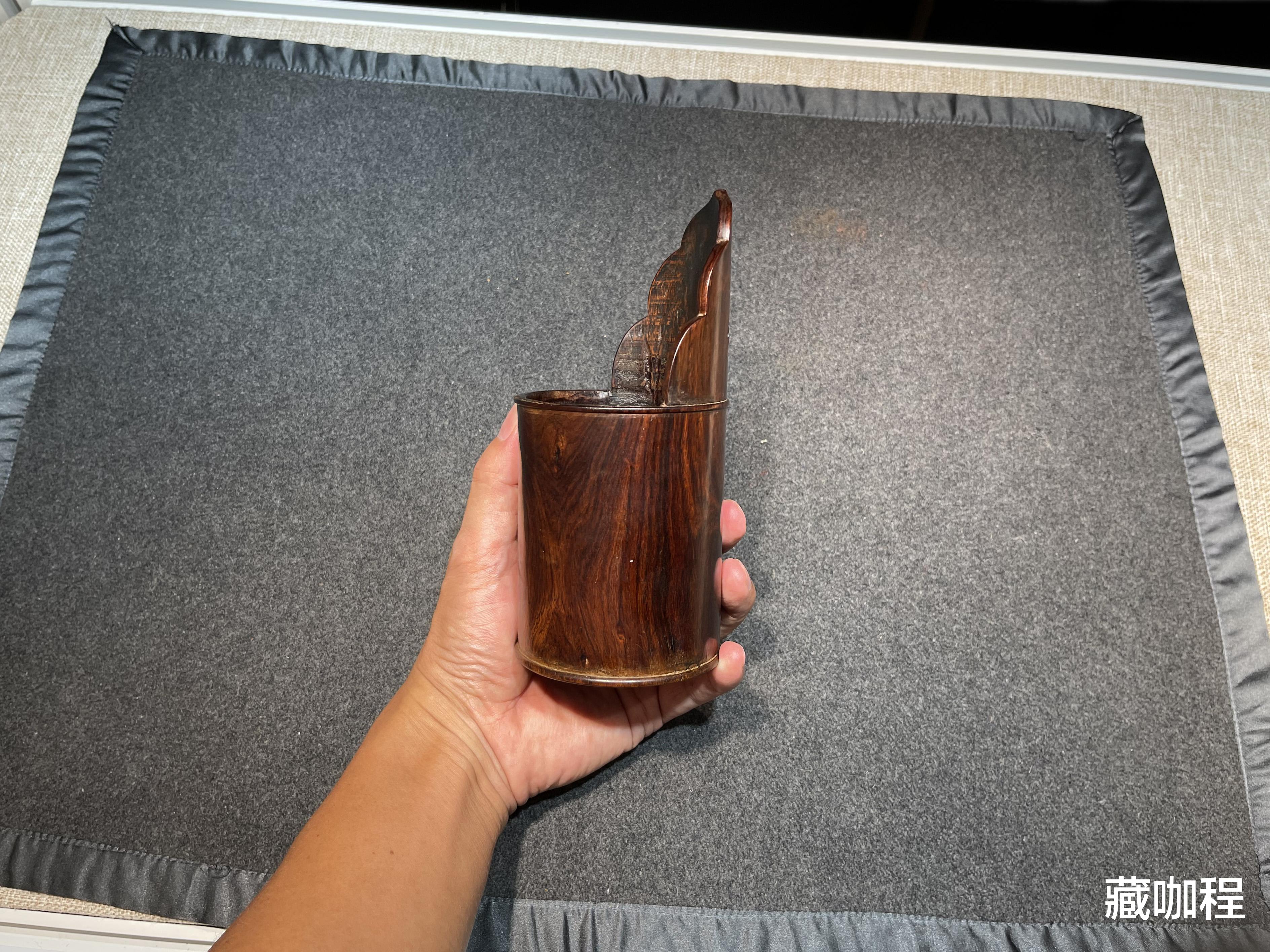 笔筒|僧帽高高立口沿,清黄花梨小扇筒只此一例