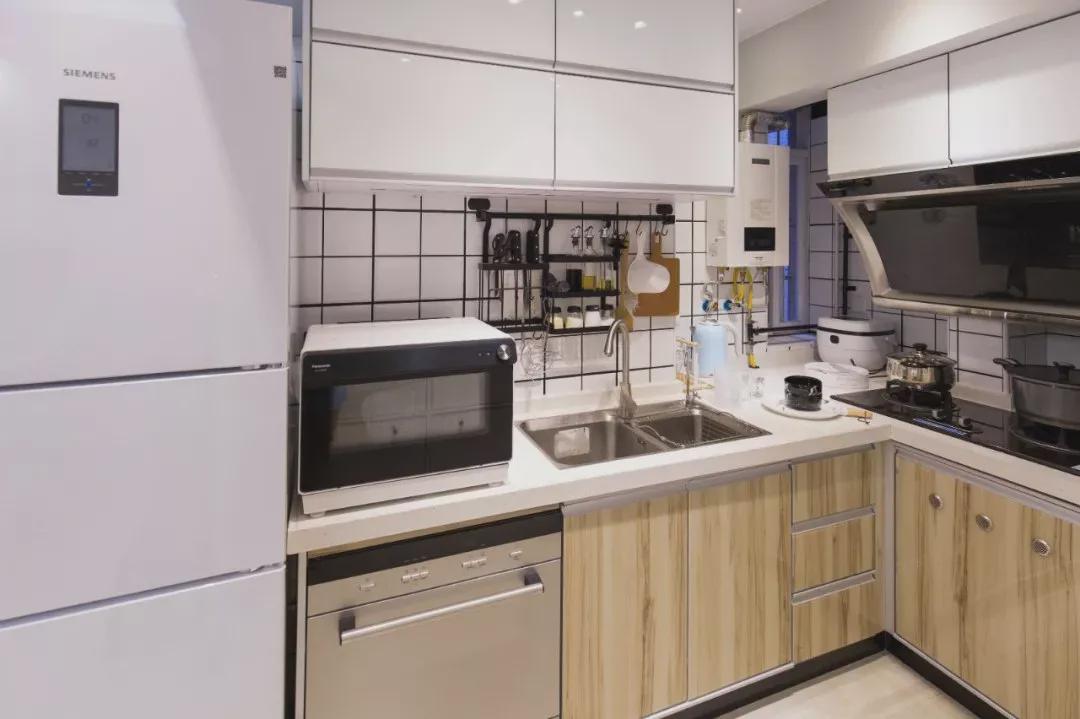 88㎡北欧风三居，衣帽间与书房都有，而且还有美观度与舒适性