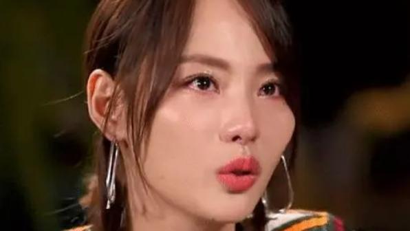 张嘉倪|张嘉倪正面回应离婚！买超偷偷上线不吱声，为夺子对付老婆太阴狠