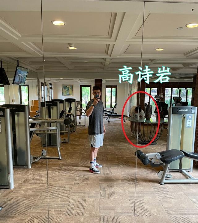 太阳队|早上7：43，新郎官晨练，高诗岩打下手，付出必有回报，活该拿FMVP