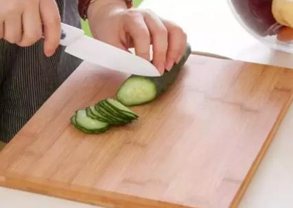 建议:厨房里不起眼的“危险品”,基本每个家庭都有,该扔就扔!